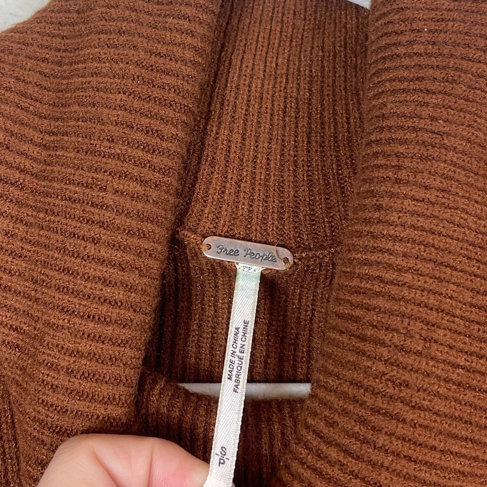 Free People Color-Block Turtleneck Sweater Size Small - Picture 8 of 8